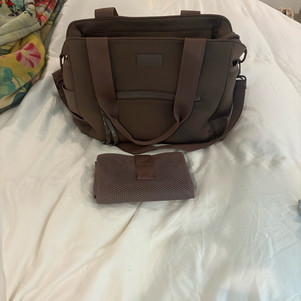 DAGNE Dover diaper bag and changing pad